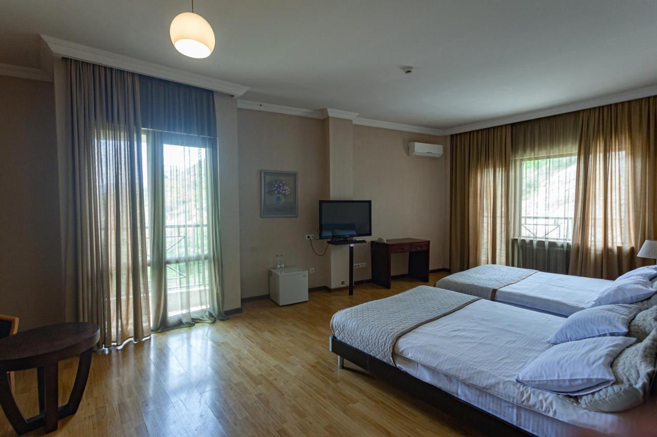 Hotel Beaumonde Garden Tbilisi Buitenkant foto