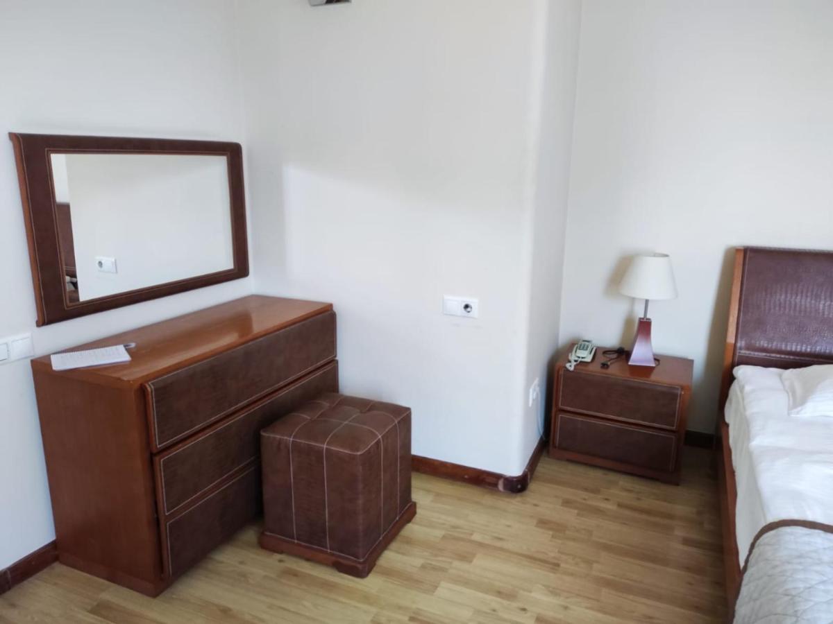Hotel Beaumonde Garden Tbilisi Buitenkant foto