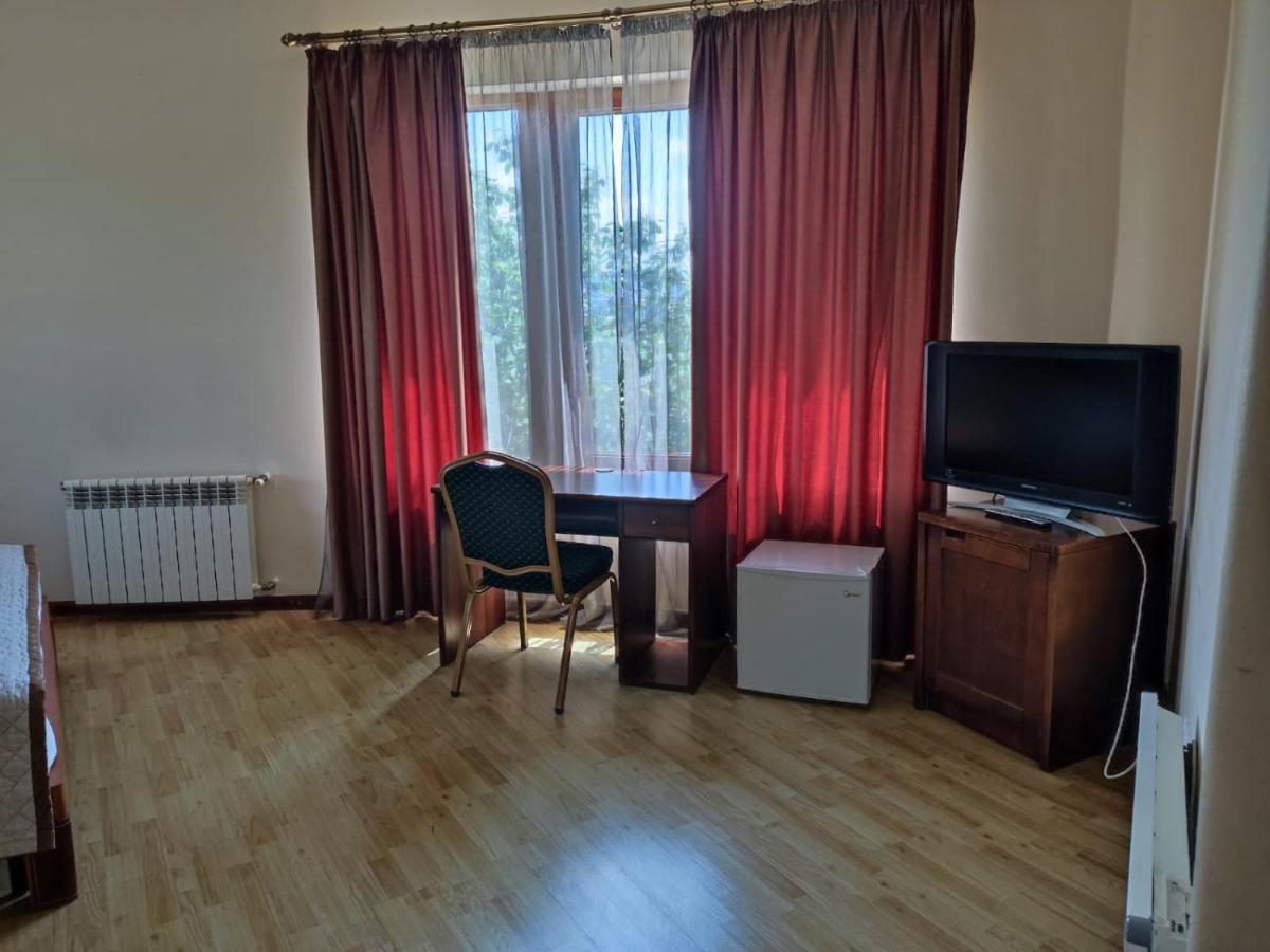 Hotel Beaumonde Garden Tbilisi Buitenkant foto