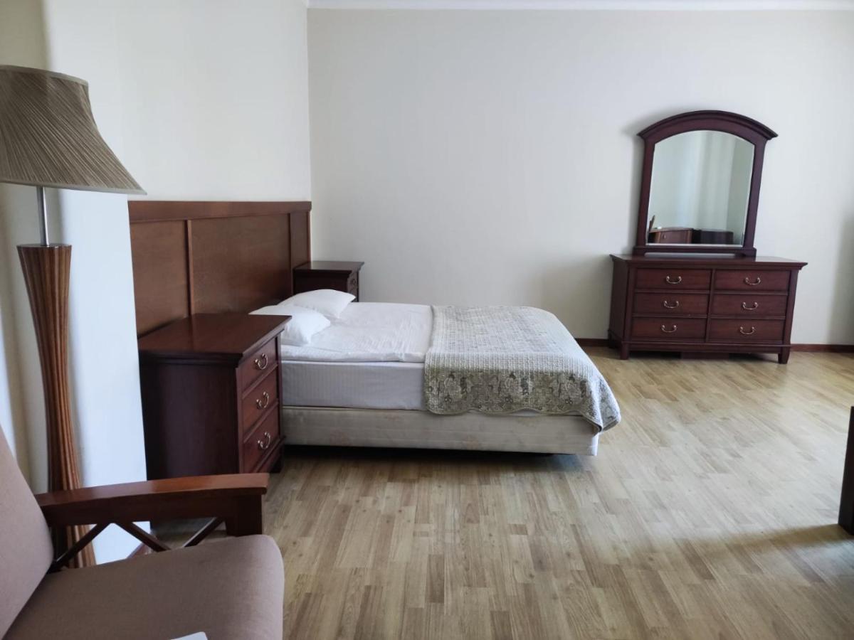 Hotel Beaumonde Garden Tbilisi Buitenkant foto