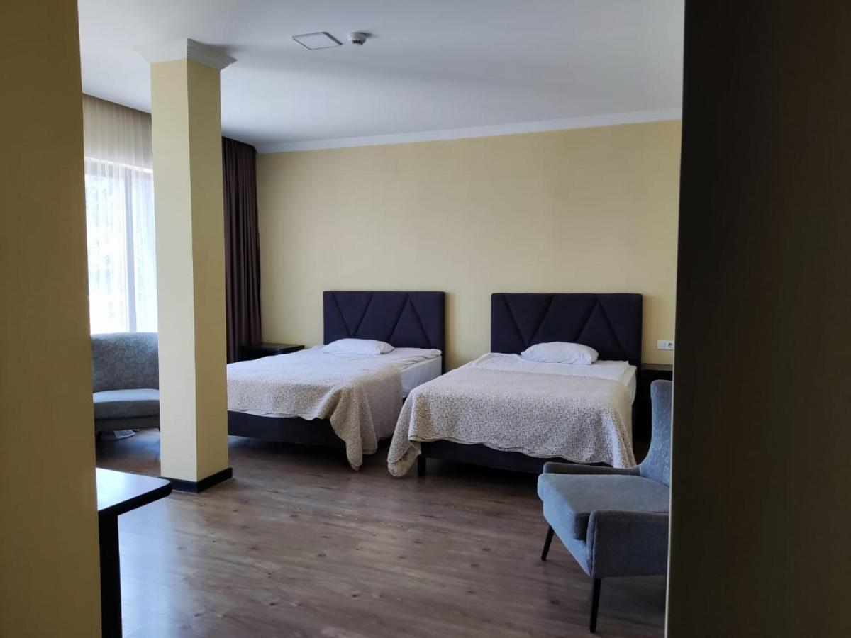 Hotel Beaumonde Garden Tbilisi Buitenkant foto