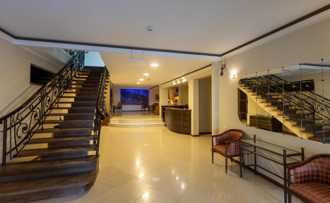 Hotel Beaumonde Garden Tbilisi Buitenkant foto