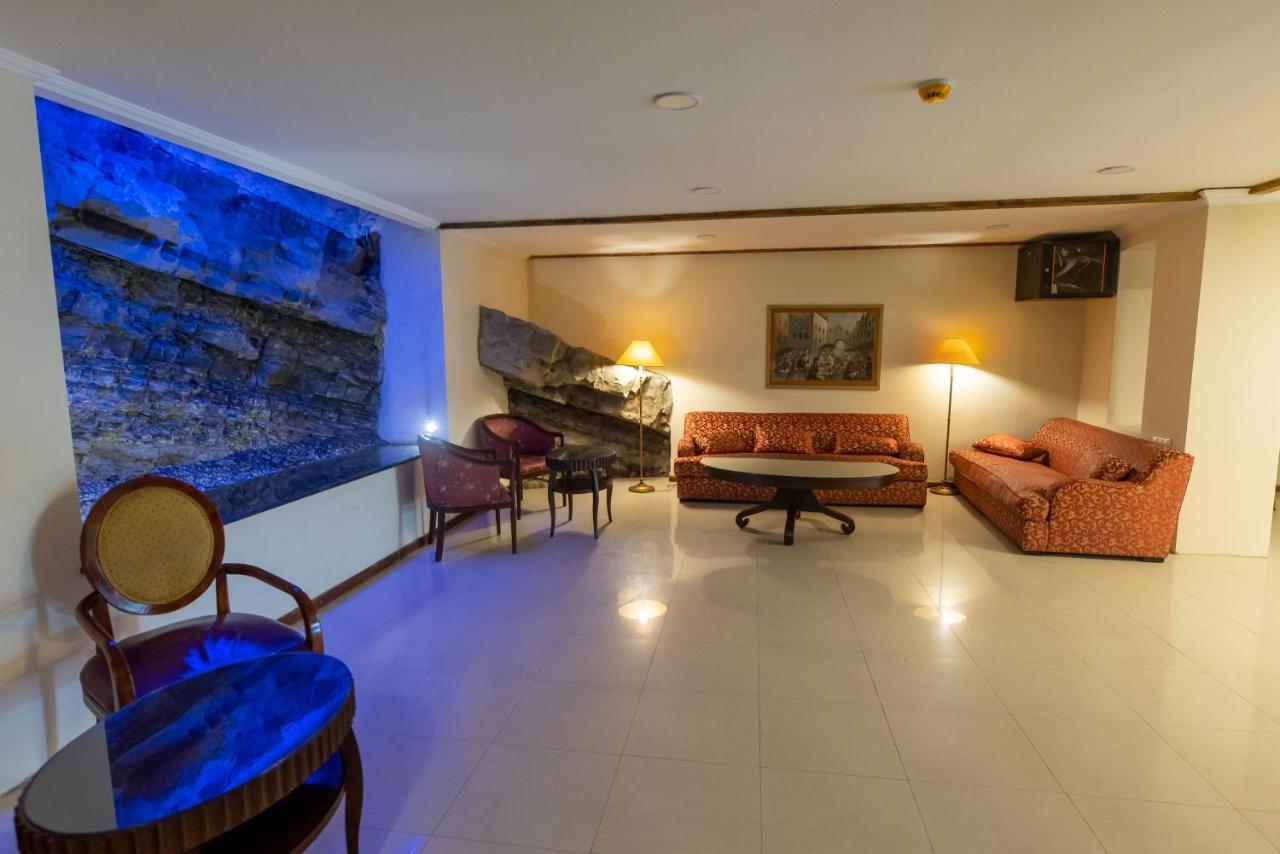 Hotel Beaumonde Garden Tbilisi Buitenkant foto