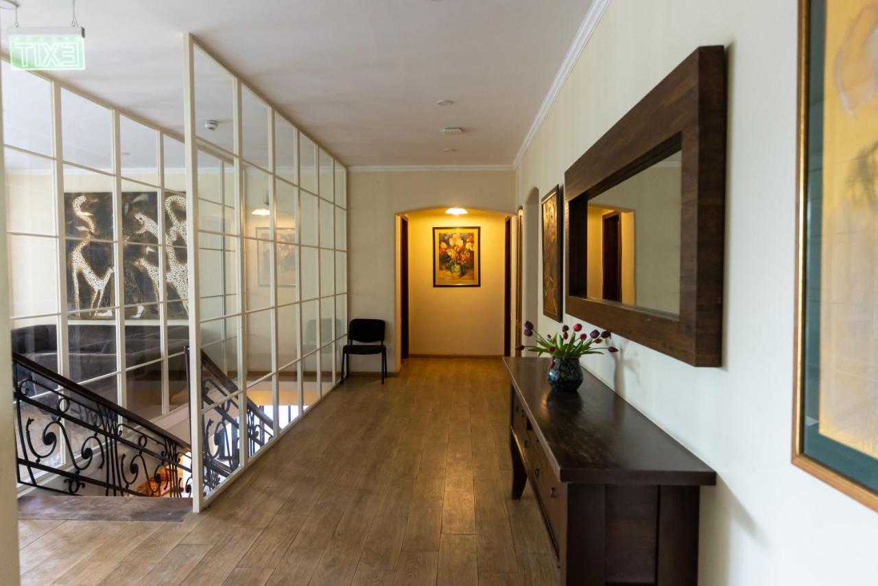 Hotel Beaumonde Garden Tbilisi Buitenkant foto