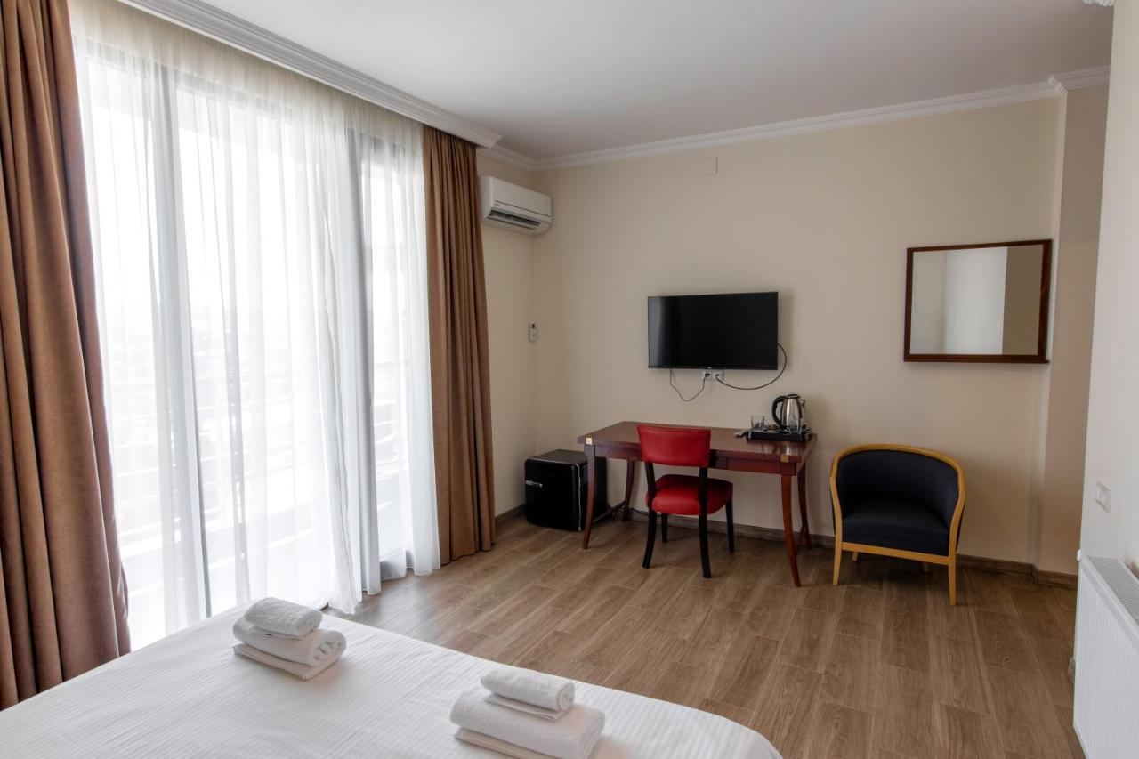 Hotel Beaumonde Garden Tbilisi Buitenkant foto