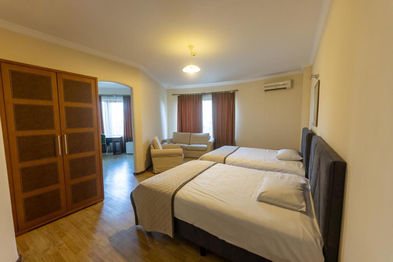 Hotel Beaumonde Garden Tbilisi Buitenkant foto