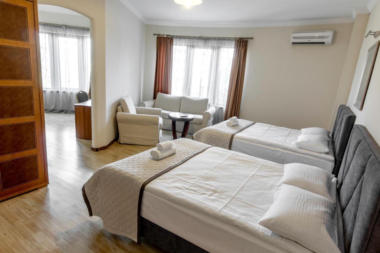 Hotel Beaumonde Garden Tbilisi Buitenkant foto