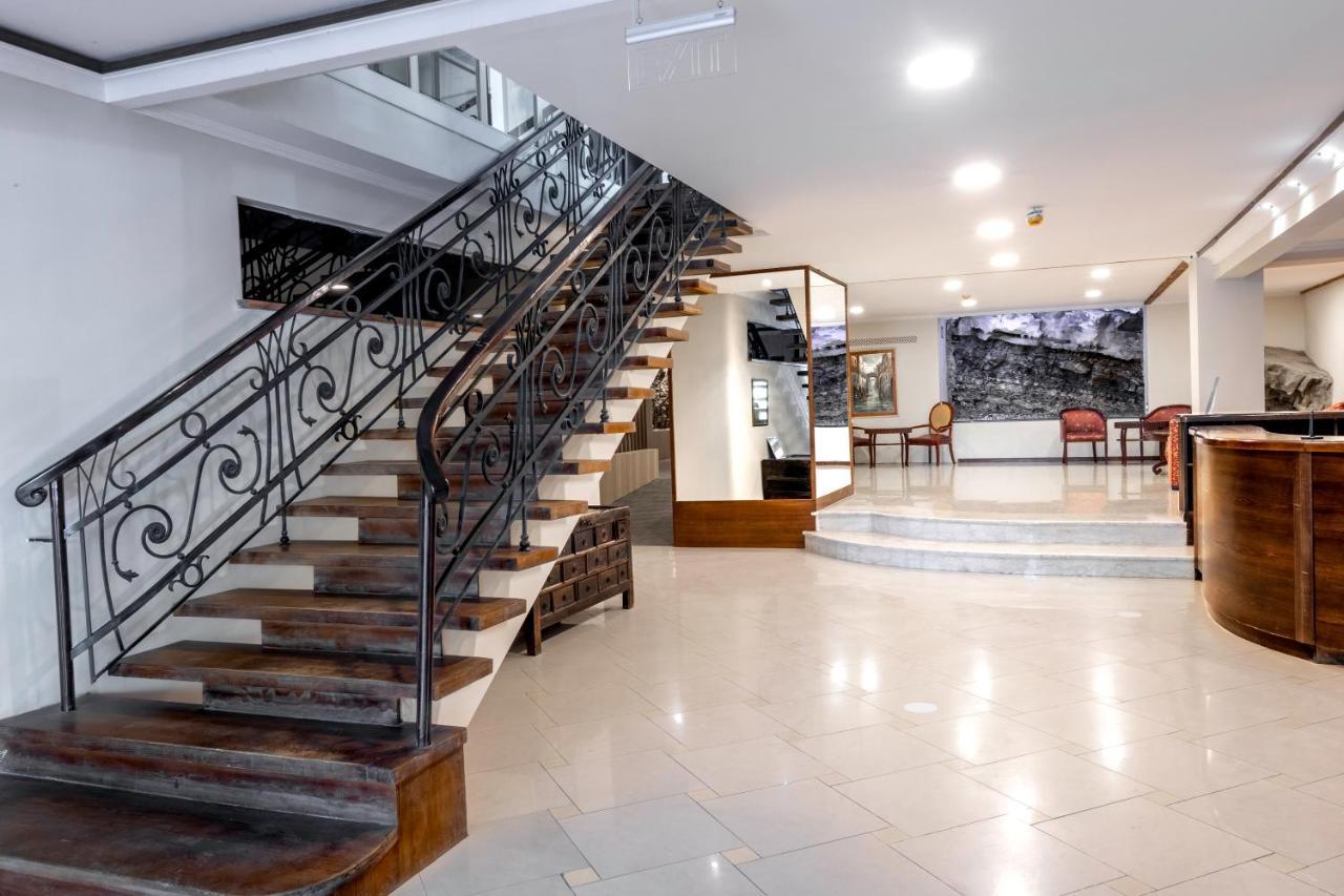 Hotel Beaumonde Garden Tbilisi Buitenkant foto