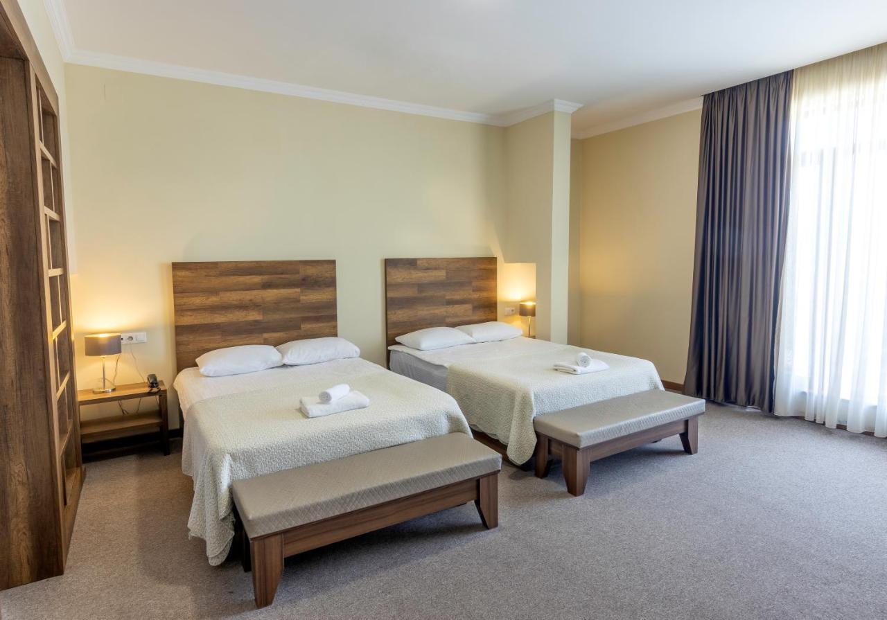 Hotel Beaumonde Garden Tbilisi Buitenkant foto