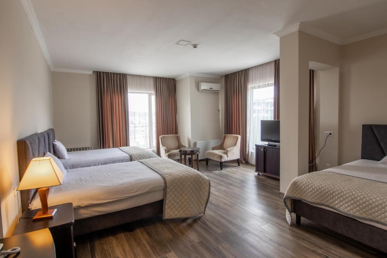 Hotel Beaumonde Garden Tbilisi Buitenkant foto