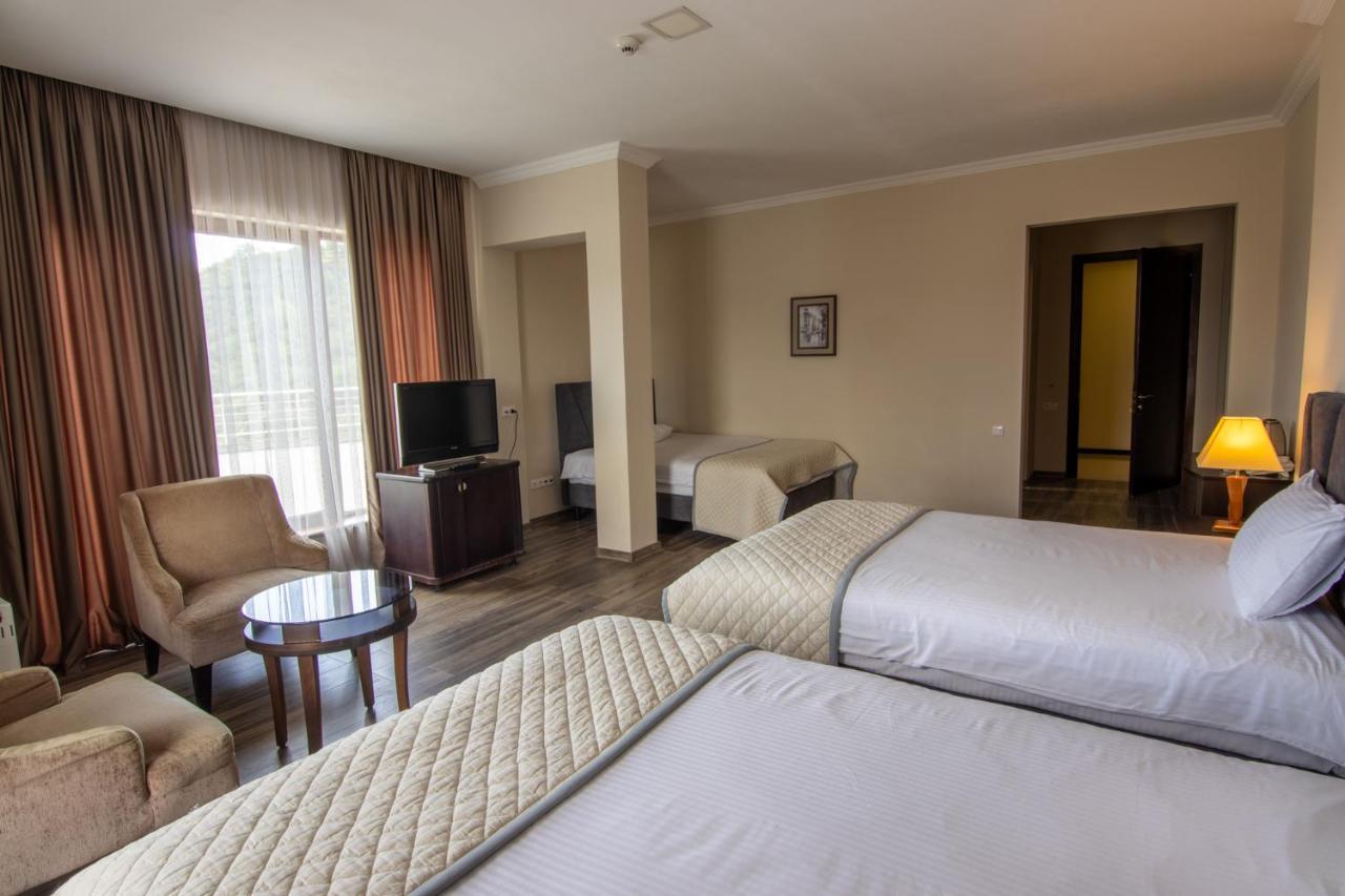 Hotel Beaumonde Garden Tbilisi Buitenkant foto